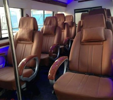 8 Seater Tempo Traveller Rajasthan
